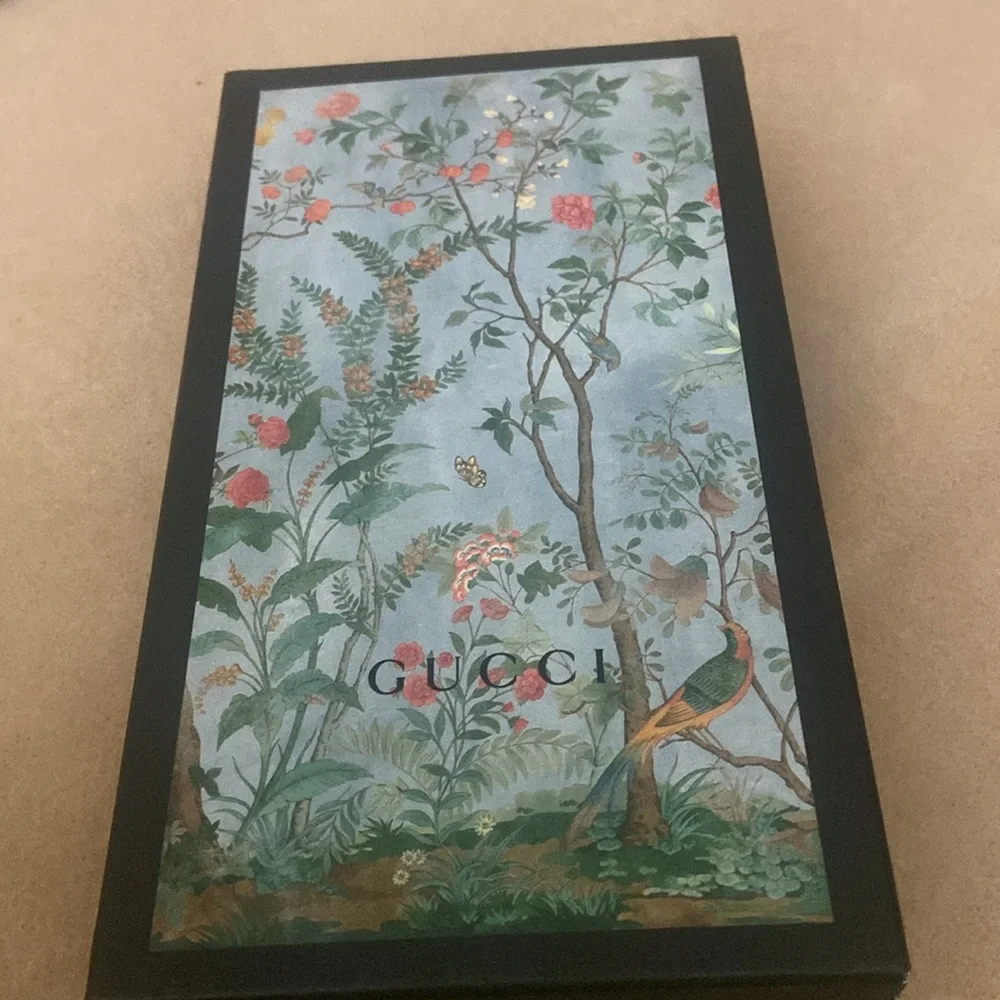 Gucci IPhone 8 Plus - Picture 5 of 6